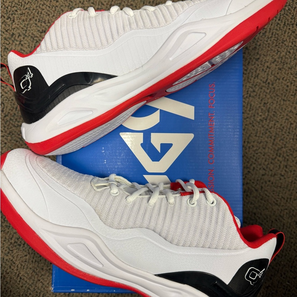 Q4 LG9-II - White and Red Men's Sneakers